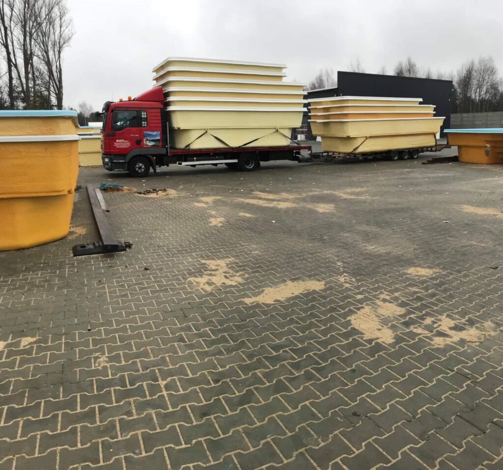 Ciężarówka z basenami